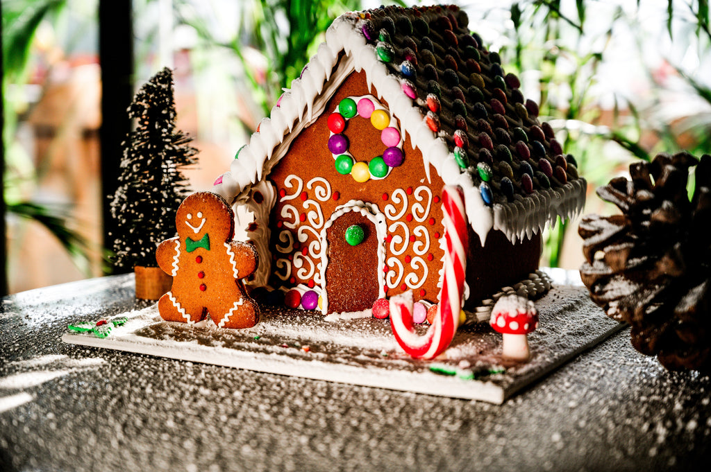 Gingerbread House DIY Kit