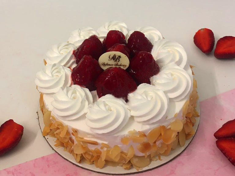 Fresh Strawberry Cake (Small)